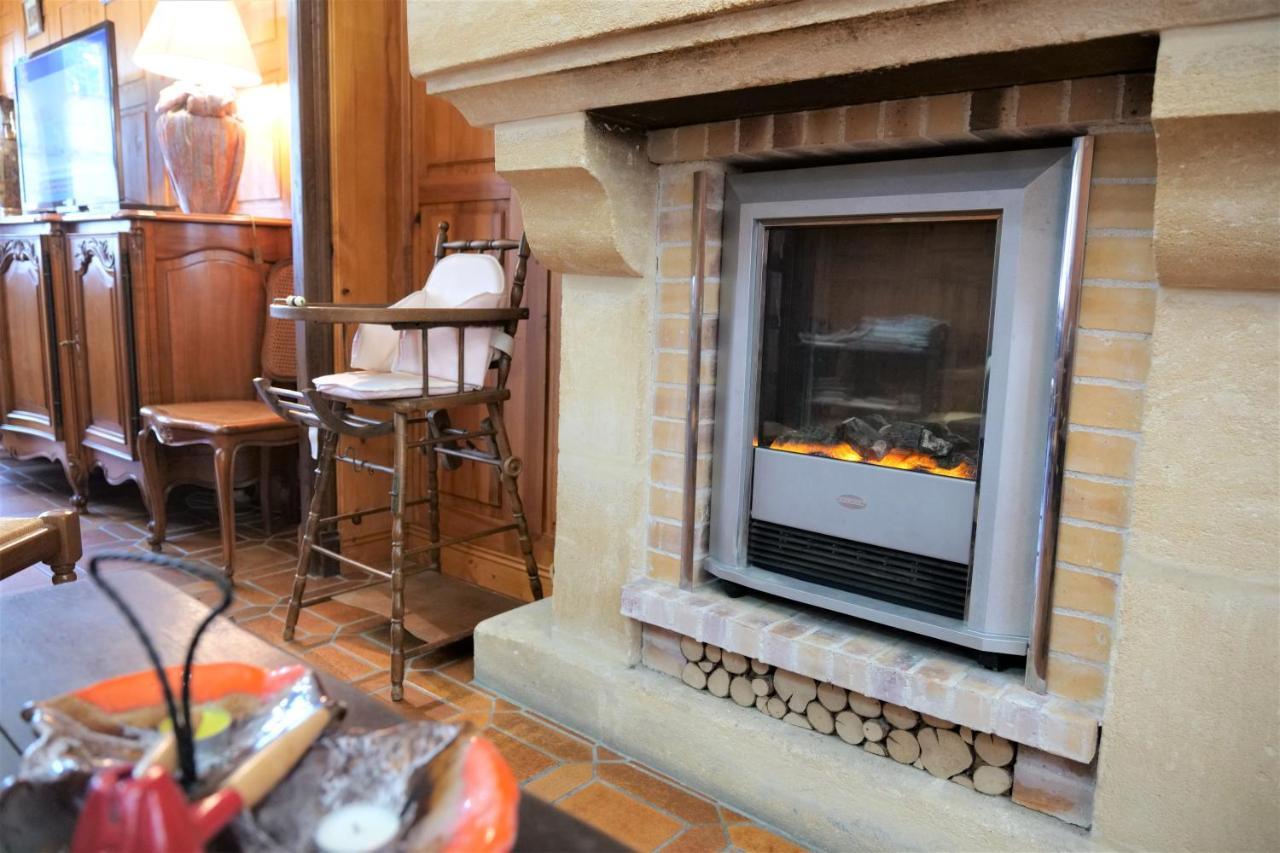 Maison Avec Patio Dans Le Centre Historique Βίλα Terrasson Εξωτερικό φωτογραφία