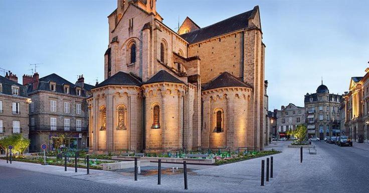 Maison Avec Patio Dans Le Centre Historique Βίλα Terrasson Εξωτερικό φωτογραφία