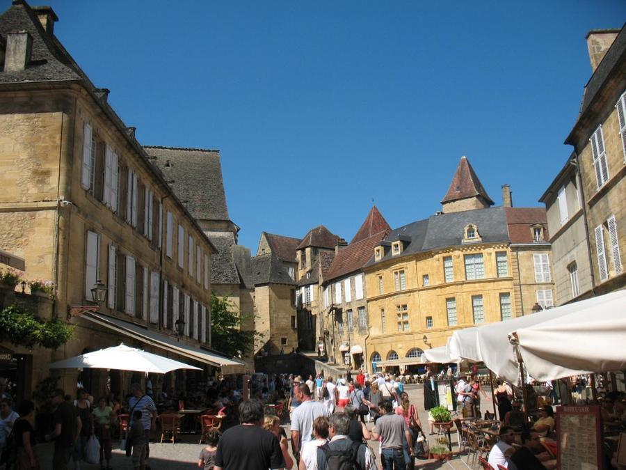 Maison Avec Patio Dans Le Centre Historique Βίλα Terrasson Εξωτερικό φωτογραφία