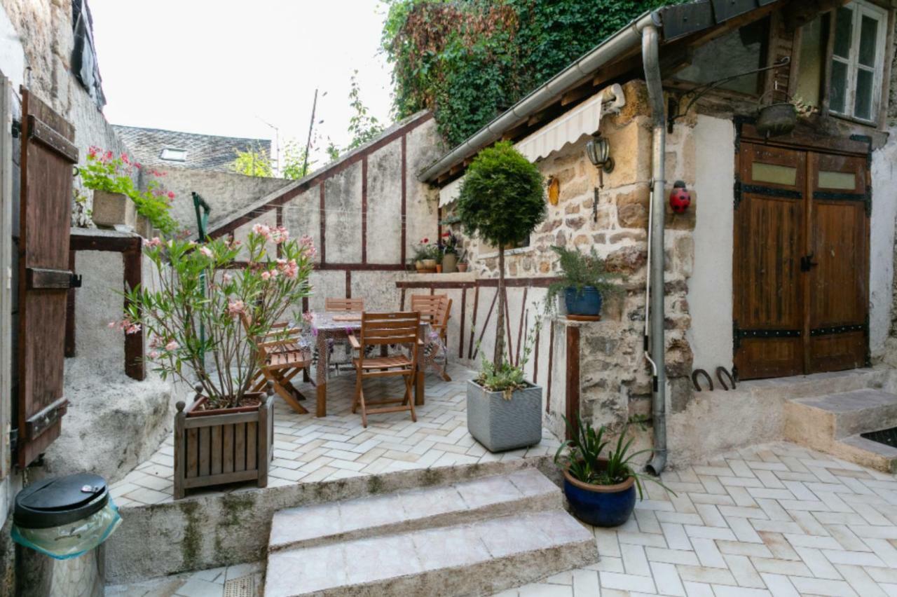 Maison Avec Patio Dans Le Centre Historique Βίλα Terrasson Εξωτερικό φωτογραφία